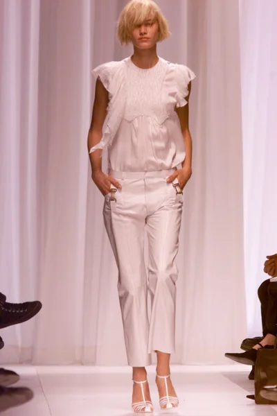 Look 25
